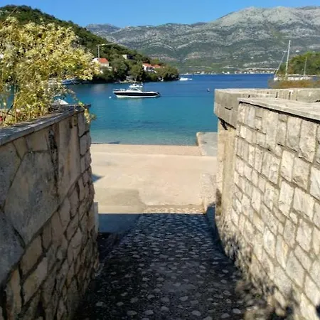 Beachfront Apartment Korcula Town